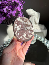 Load image into Gallery viewer, Amethyst geode with calcite 3289
