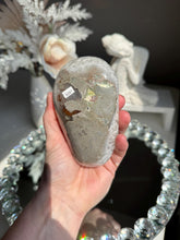 Load image into Gallery viewer, Rainbow amethyst geode 3287
