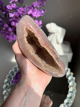 Load image into Gallery viewer, pink Rainbow sugar amethyst geode 3284
