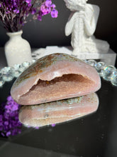 Load image into Gallery viewer, pink Rainbow sugar amethyst geode 3284
