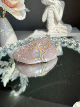 Load image into Gallery viewer, Orange sugar amethyst geode 3288
