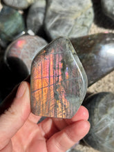 Load image into Gallery viewer, Flashy Labradorite Crystal Freeform Crystal for Protection Transformation Metaphysical Healing Gift 3321
