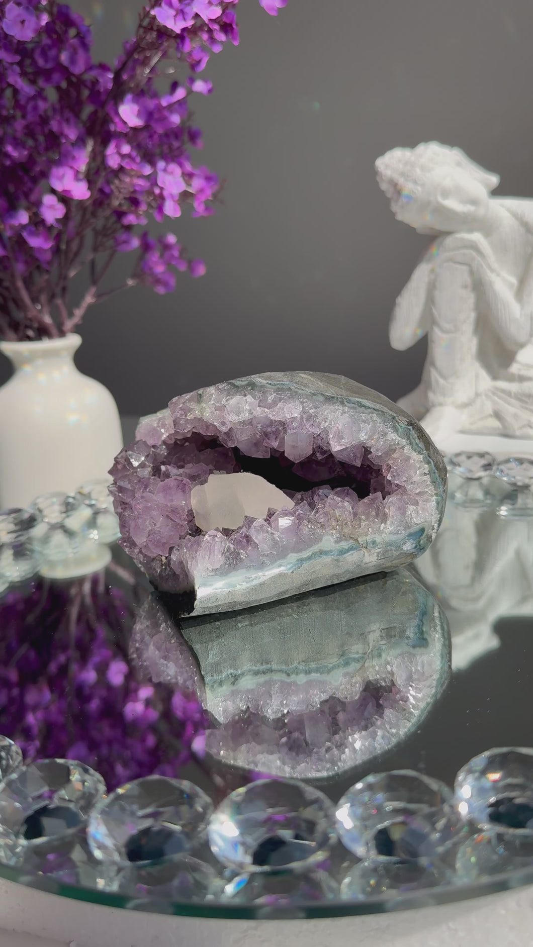 Amethyst cave geode with calcite   2730