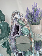 Load image into Gallery viewer, Amethyst cave with funky agate and jasper banding    2264
