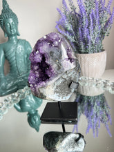 Load image into Gallery viewer, Amethyst with jasper   2303
