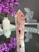 Load image into Gallery viewer, Druzy pink amethyst tower   2551
