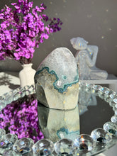 Load image into Gallery viewer, amethyst cathedral with calcite   2032
