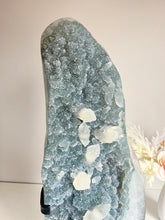 Load image into Gallery viewer, Green rainbow amethyst geode
